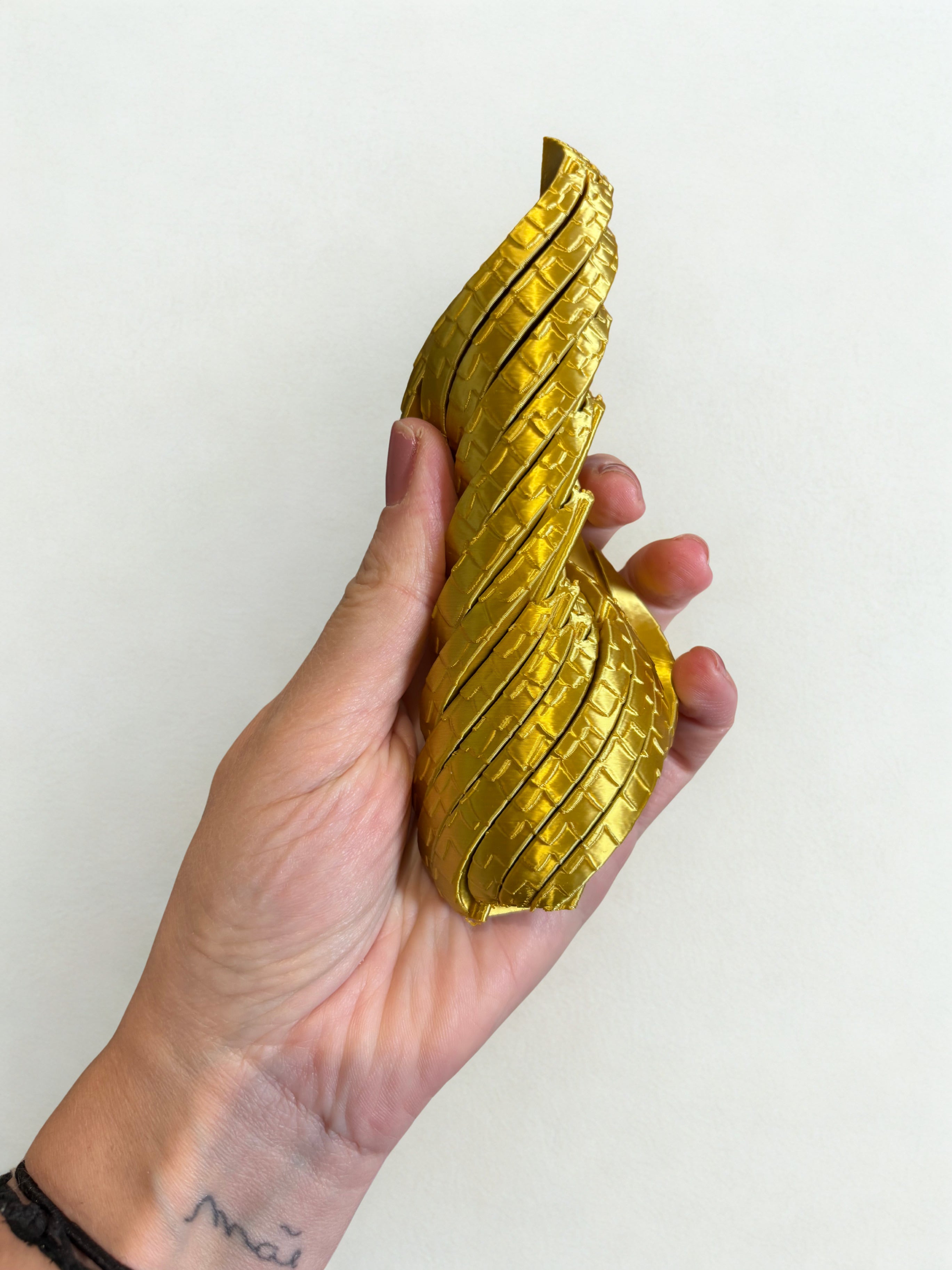 Ovo de Dragão Articulado - Dourado - Lemon 67