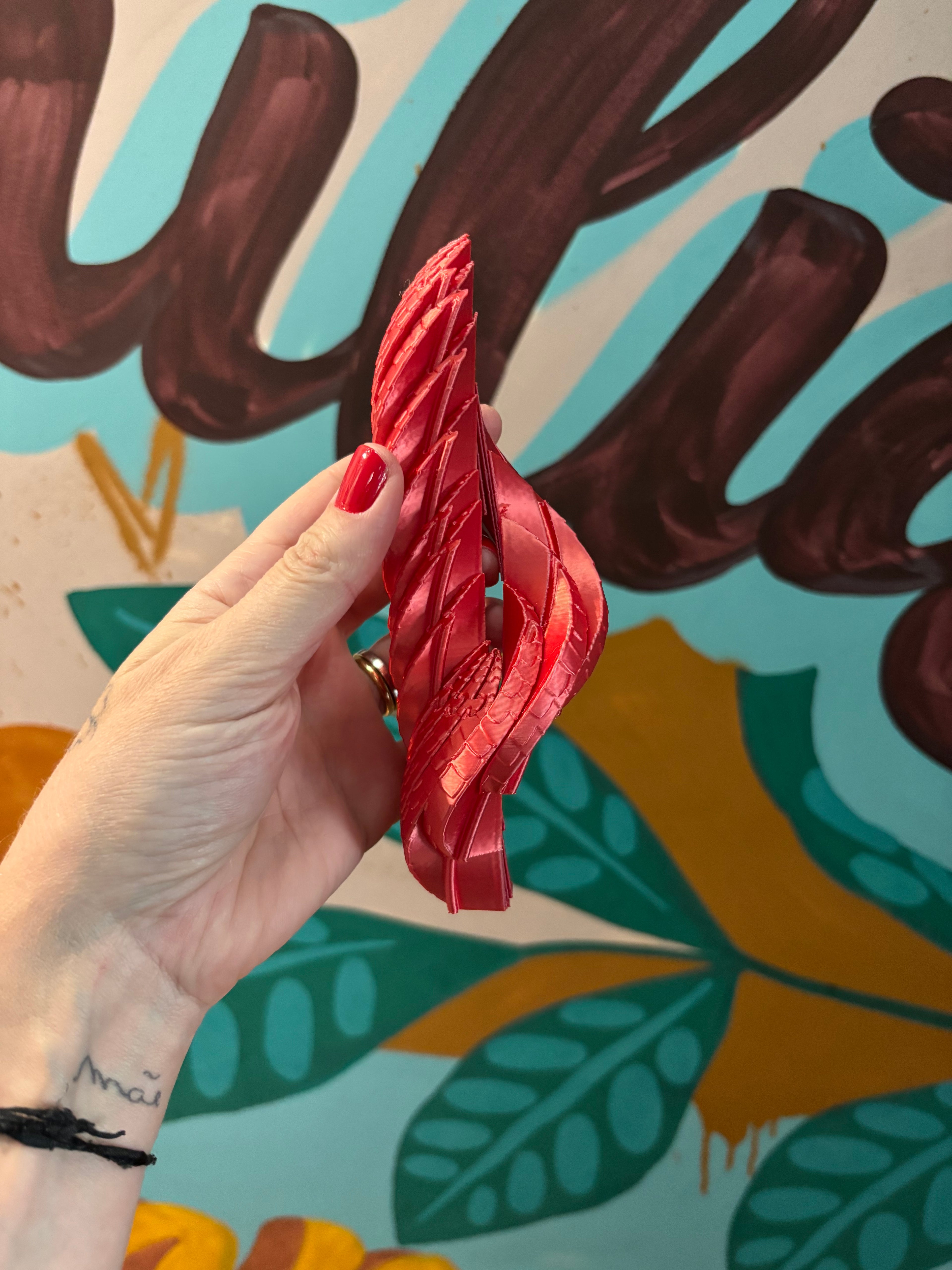 Ovo de Dragão Articulado - Vermelho Brilhante