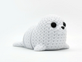 Foca Fifi - Bichinho Sensorial Articulado de Crochê