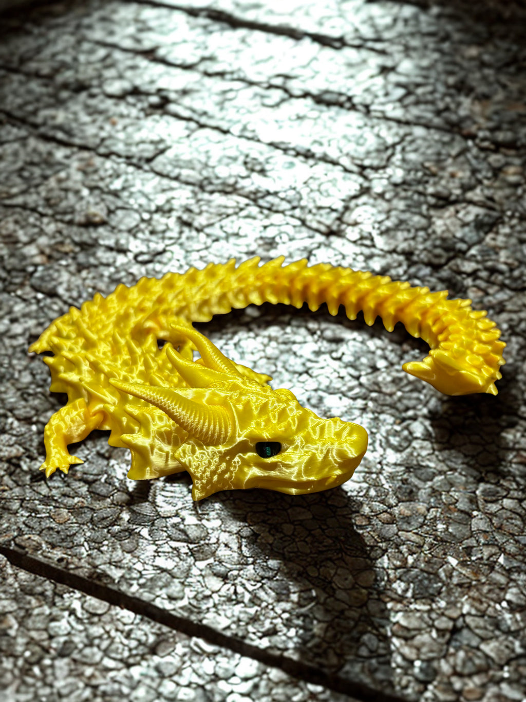 Dragão de Espinhos Articulado - Amarelo - Lemon 67, detalhe 2