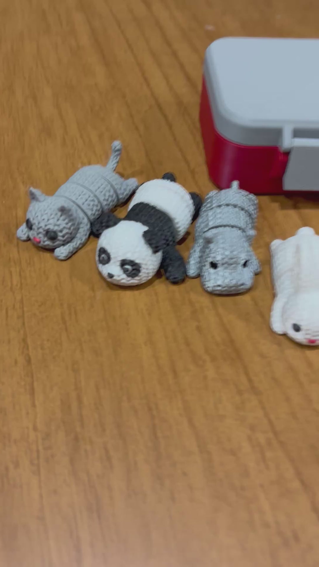 Kit Pets Articulados Crochê com Casinha Vermelha