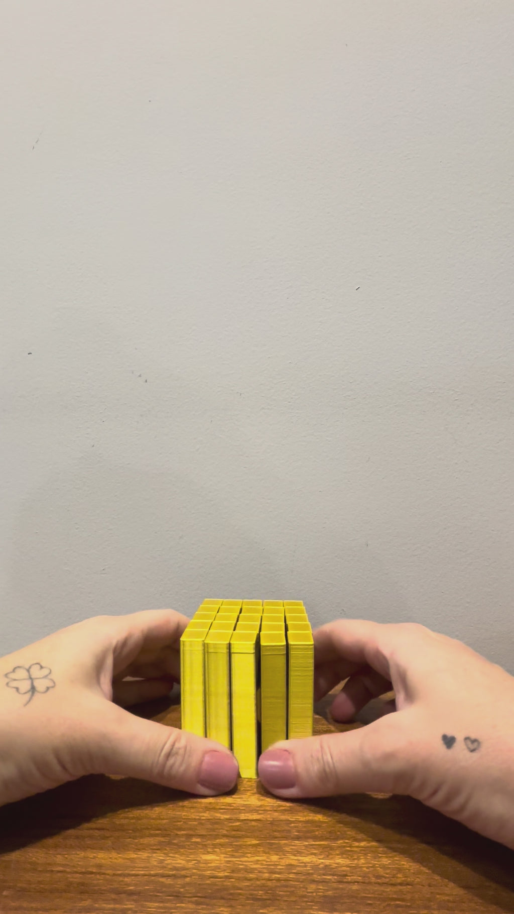 Cubo Pixel Articulado - Dourado