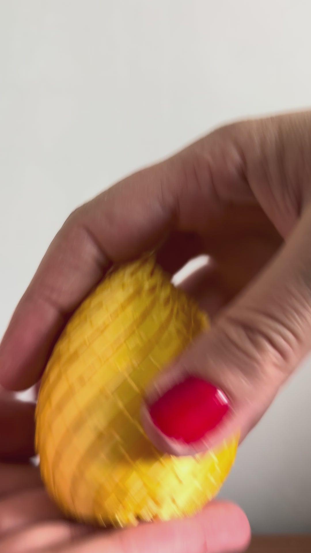 Ovo de Dragão Articulado - Amarelo Brilhante