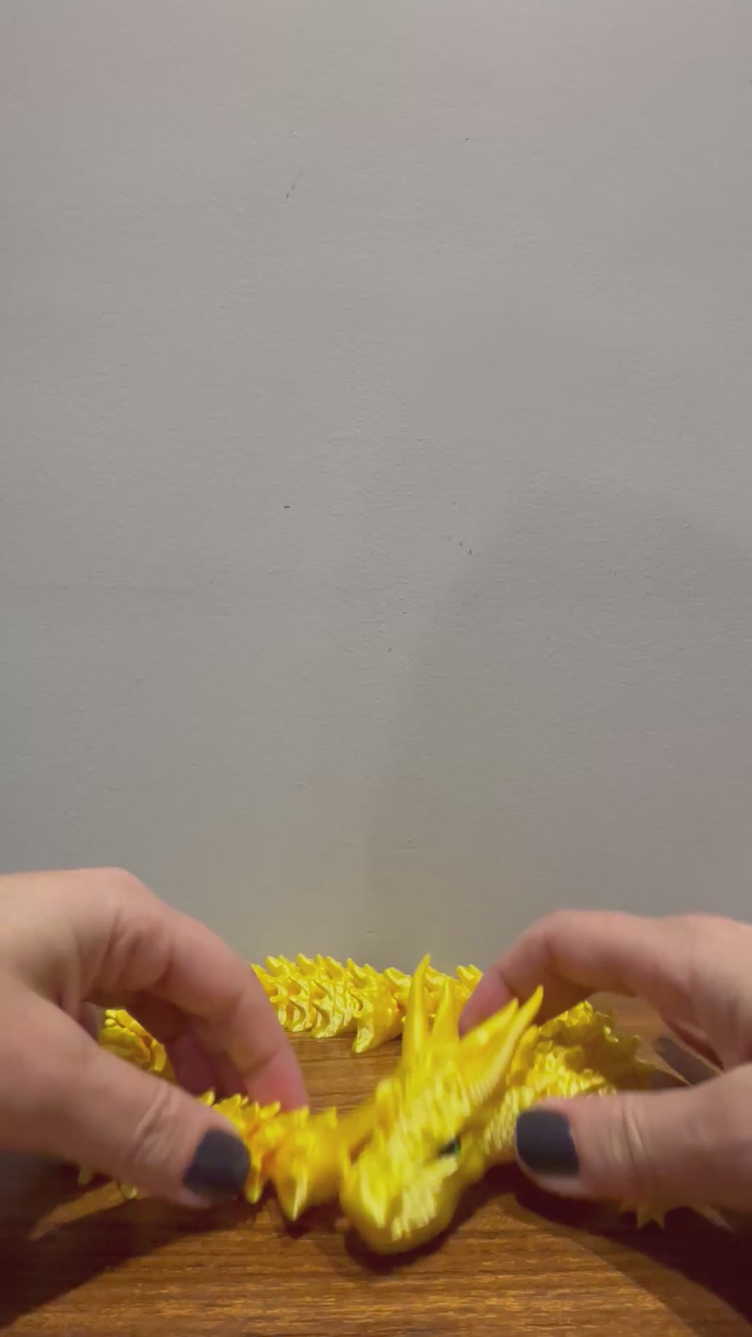 Dragão de Espinhos Articulado - Amarelo